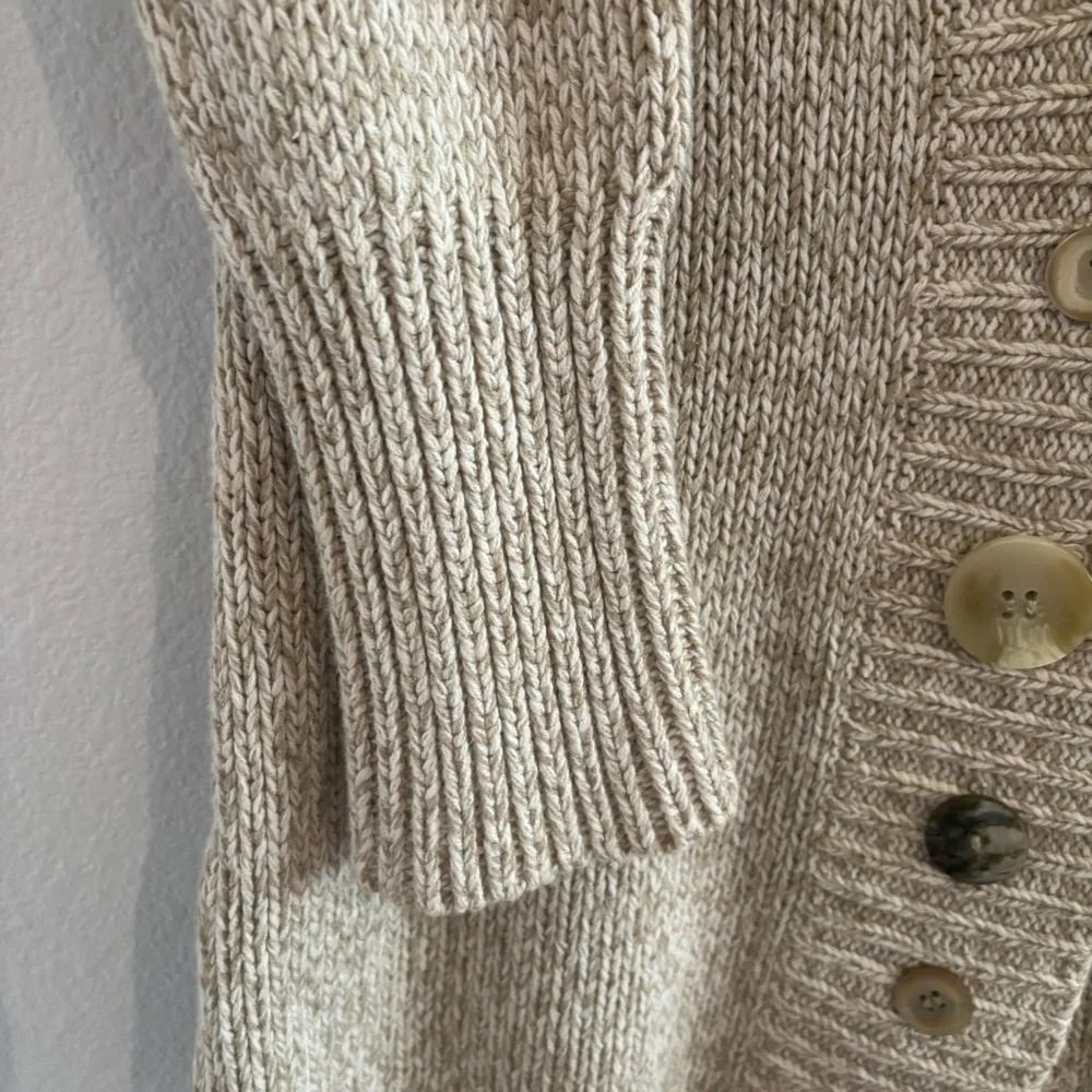 J.Jill Marled Knit Beige Tan Cardigan Sweater Size S  Artsy Mixed Size Buttons